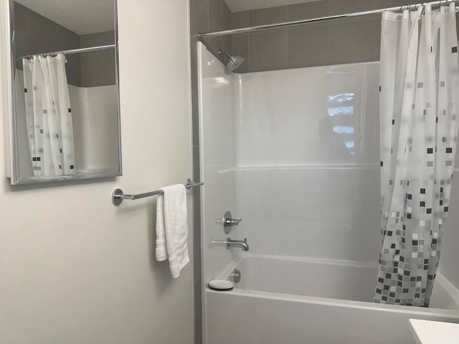 Apartment Beautiful Close To Busstop *