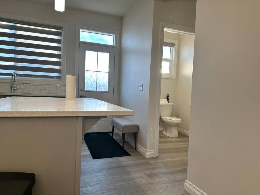 Apartment Beautiful Close To Busstop *
